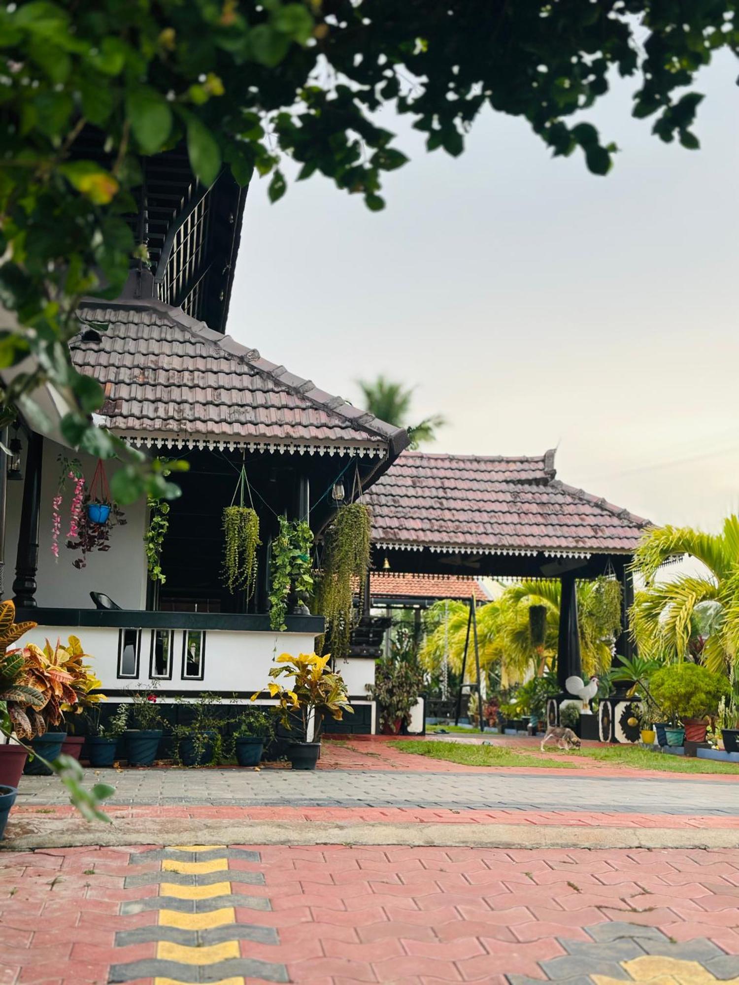 Arayathu Heritage Villa Resort Kottayam Exterior photo